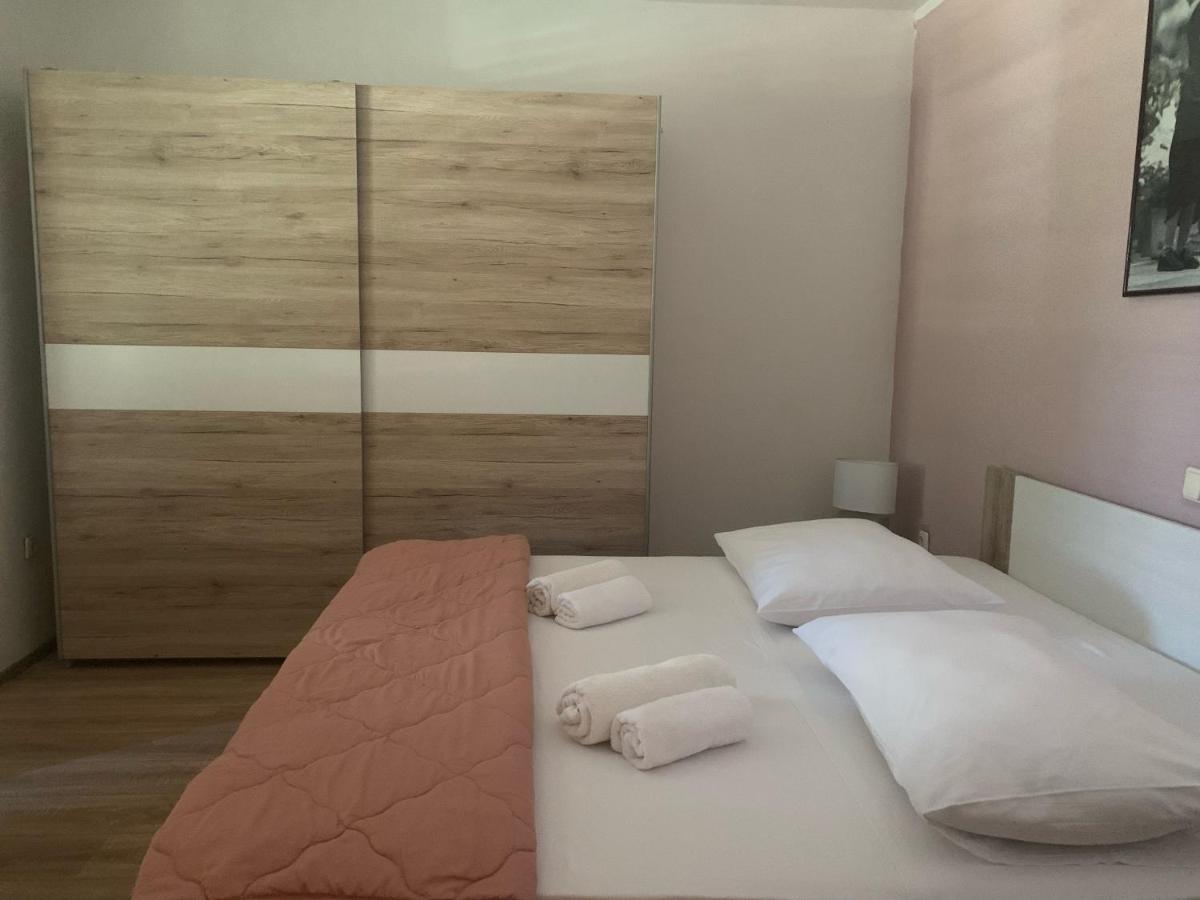 Apartment Cherti *